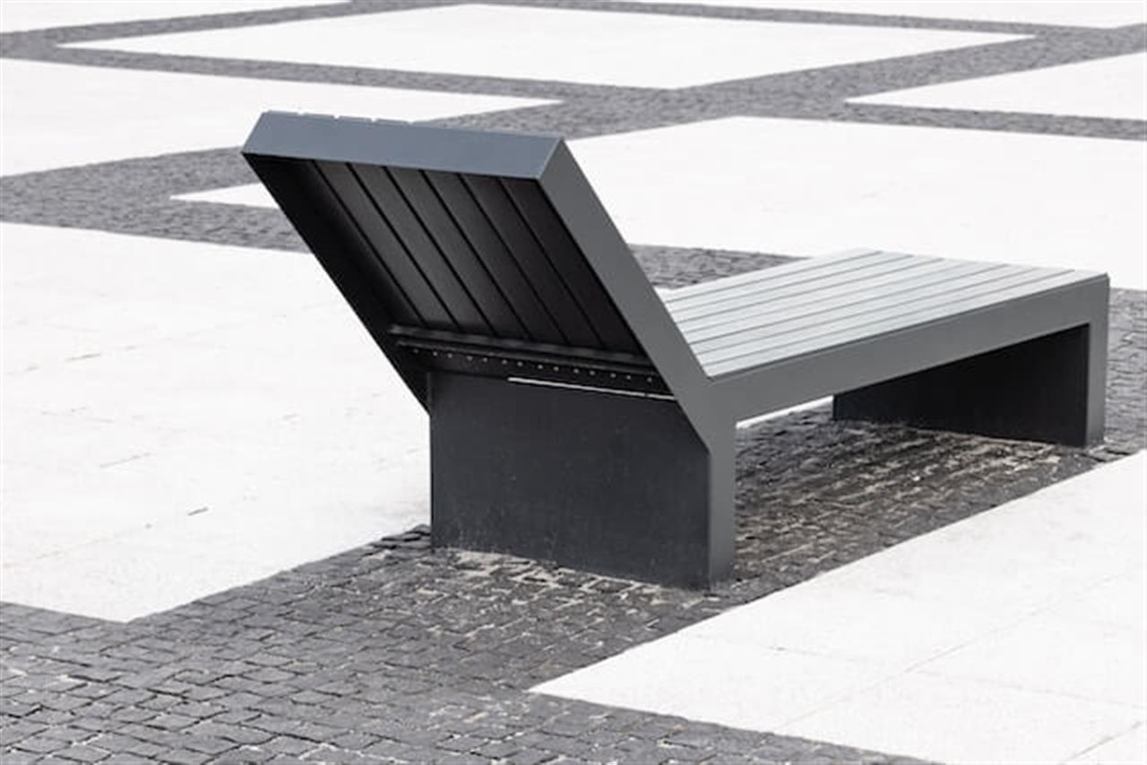 Hvorfor en metalbænk er det perfekte tilføjelse til din udendørs indretning